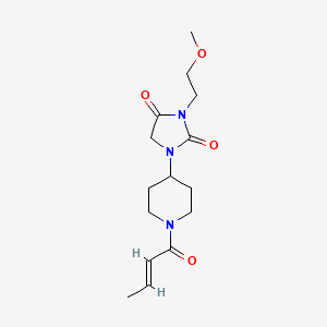 1-{1-[(2E)-but-2-enoyl]piperidin-4-yl}-3-(2-methoxyethyl)imidazolidine-2,4-dione - 2321336-12-1