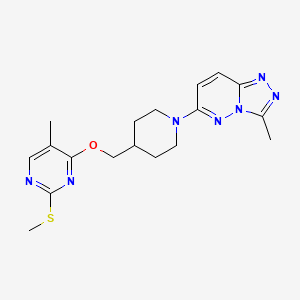 5-methyl-4-[(1-{3-methyl-[1,2,4]triazolo[4,3-b]pyridazin-6-yl}piperidin-4-yl)methoxy]-2-(methylsulfanyl)pyrimidine - 2640946-36-5
