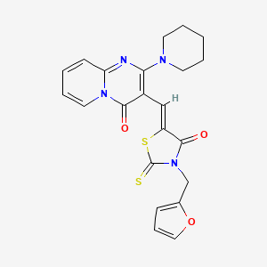 3-{(Z)-[3-(2-furylmethyl)-4-oxo-2-thioxo-1,3-thiazolidin-5-ylidene]methyl}-2-piperidin-1-yl-4H-pyrido[1,2-a]pyrimidin-4-one - 