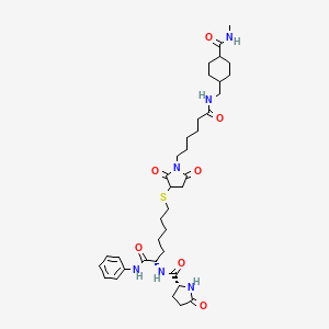 (2R)-N-[(2S)-1-anilino-7-[1-[6-[[4-(methylcarbamoyl)cyclohexyl]methylamino]-6-oxohexyl]-2,5-dioxopyrrolidin-3-yl]sulfanyl-1-oxoheptan-2-yl]-5-oxopyrrolidine-2-carboxamide - 