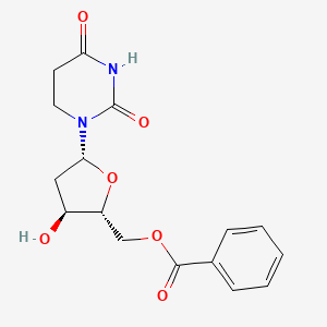 [(2R,3S,5R)-5-(2,4-dioxo-1,3-diazinan-1-yl)-3-hydroxyoxolan-2-yl]methyl benzoate - 
