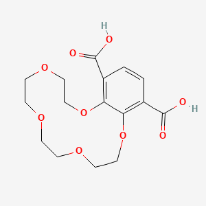 2,3,5,6,8,9,11,12-Octahydrobenzo[b][1,4,7,10,13]pentaoxacyclopentadecine-14,17-dicarboxylic acid - 