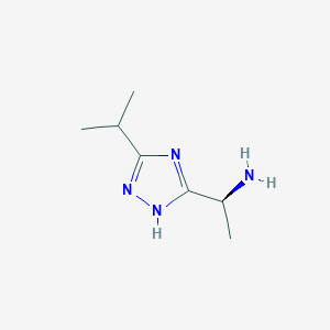 (1S)-1-[5-(Propan-2-yl)-1H-1,2,4-triazol-3-yl]ethan-1-amine - 