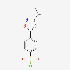 4-[3-(Propan-2-yl)-1,2-oxazol-5-yl]benzene-1-sulfonyl chloride - 