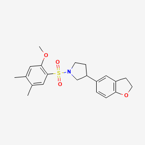 3-(2,3-Dihydro-1-benzofuran-5-yl)-1-(2-methoxy-4,5-dimethylbenzenesulfonyl)pyrrolidine - 2097918-48-2