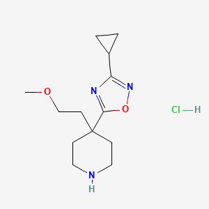 3-Cyclopropyl-5-[4-(2-methoxyethyl)piperidin-4-yl]-1,2,4-oxadiazole;hydrochloride - 2241141-18-2