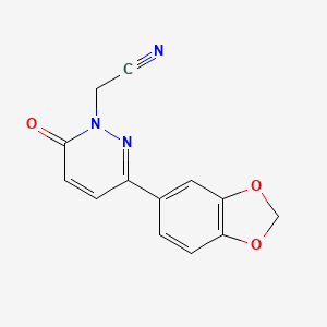 2-(3-(benzo[d][1,3]dioxol-5-yl)-6-oxopyridazin-1(6H)-yl)acetonitrile - 923099-62-1