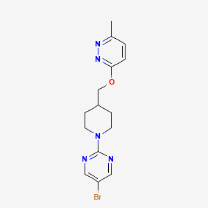 5-Bromo-2-(4-{[(6-methylpyridazin-3-yl)oxy]methyl}piperidin-1-yl)pyrimidine - 2320889-24-3